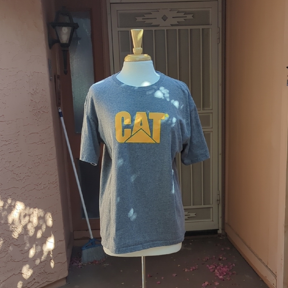 CAT Logo Short Sleeve T-Shirt in Gray